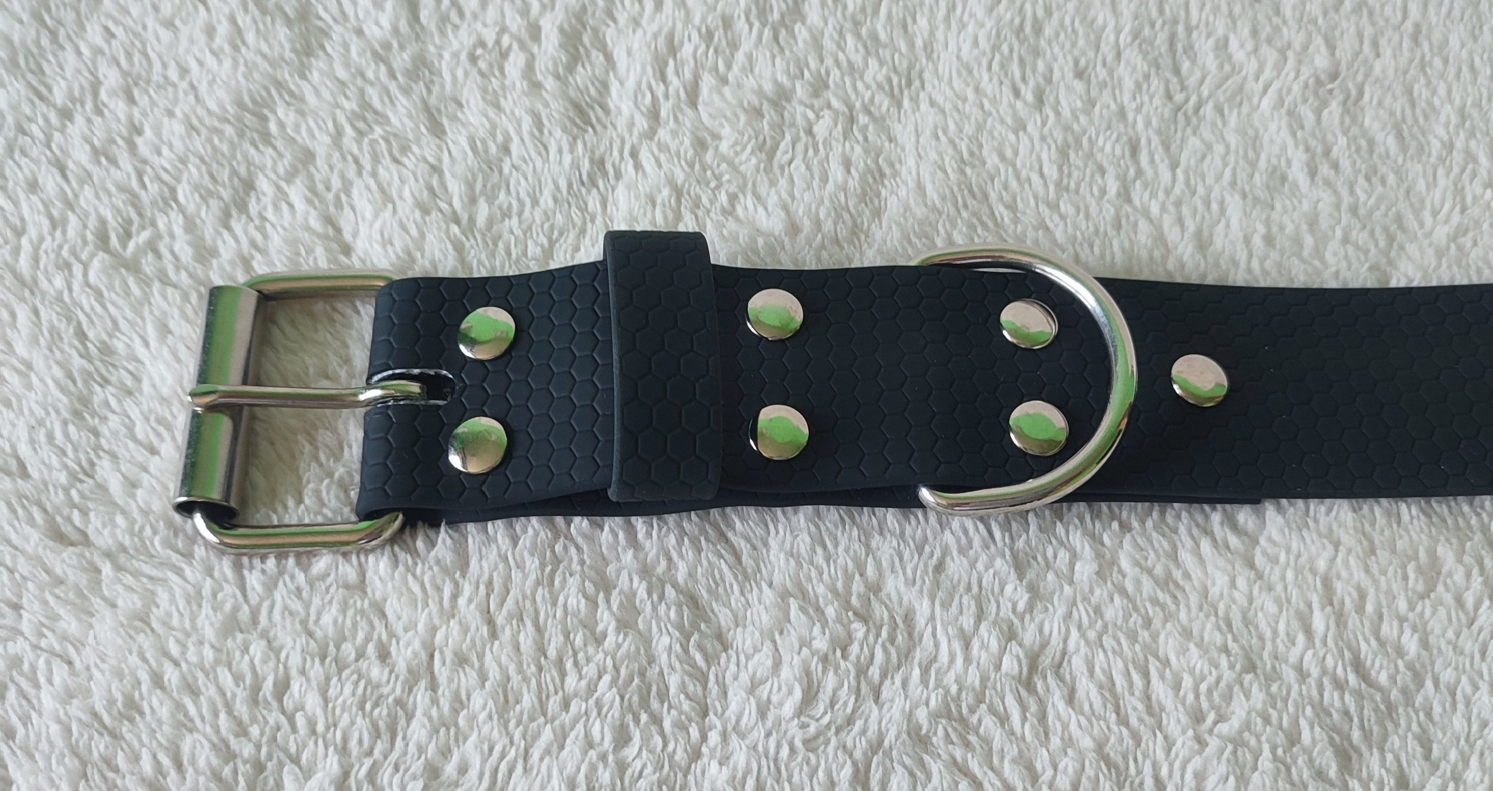 široký hexa obojek