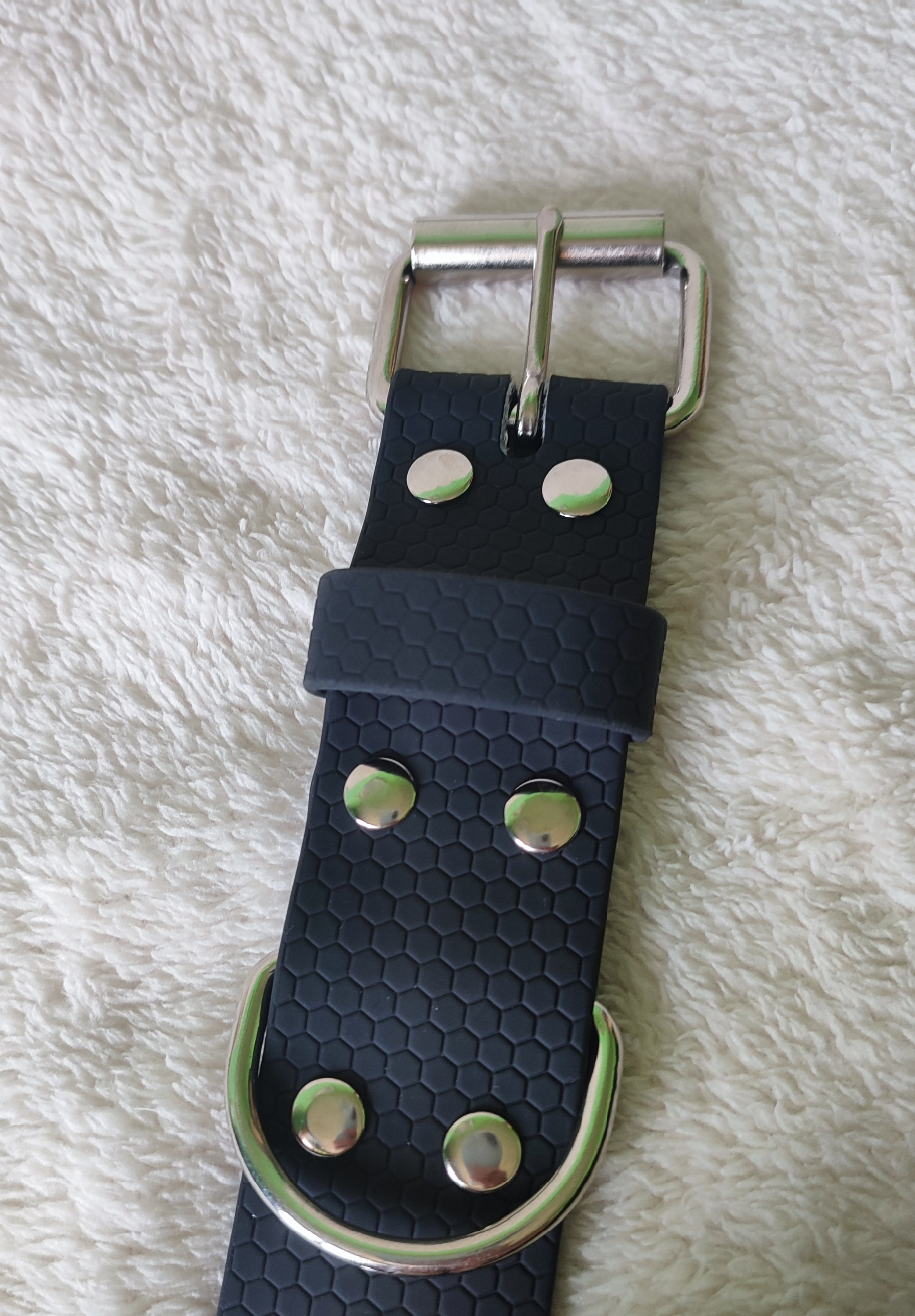 široký hexa obojek