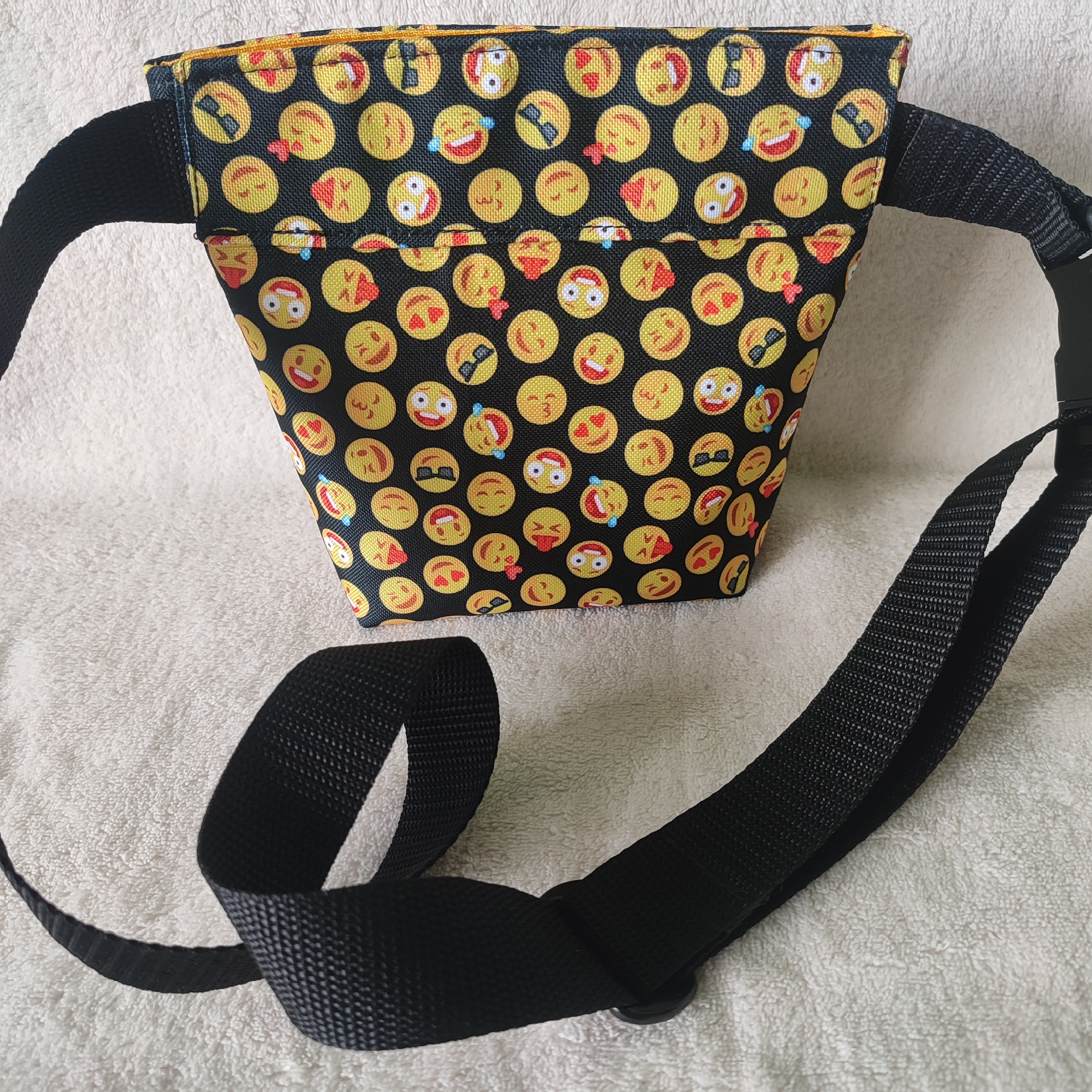 pamlskovník kolem pasu